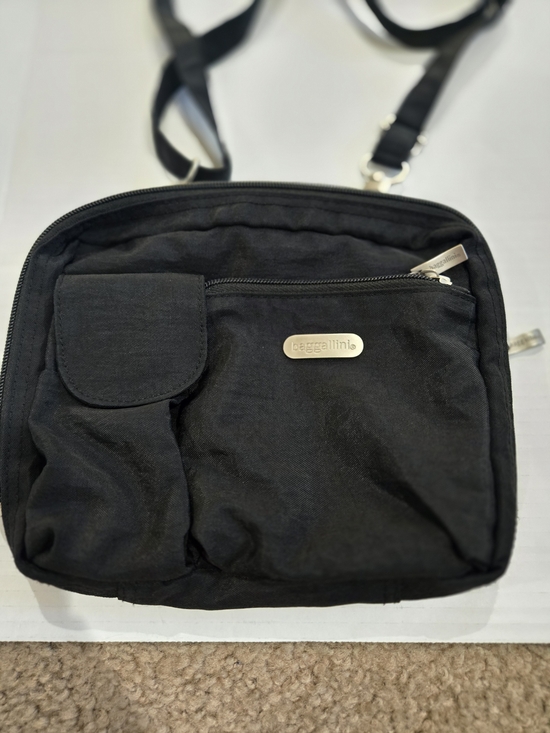 Baggallini Handbags - Baggallini Black Men's Messenger Crossbody Bag